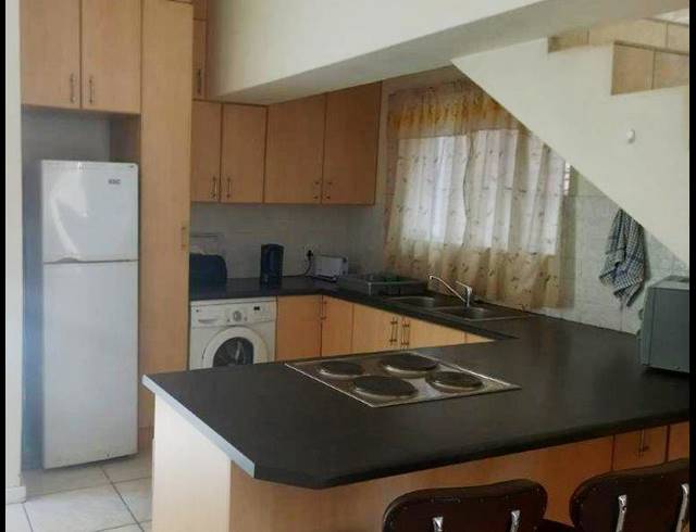 3 BEDROOM TOWNHOUSE RENTED IN BLUEWATER BAY